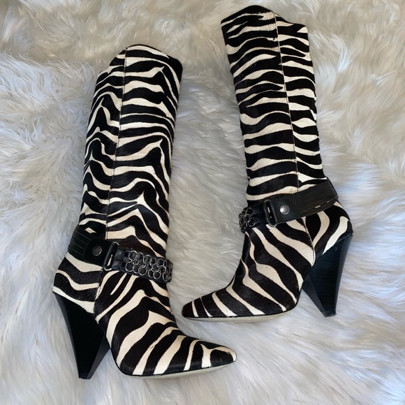 bebe size 7 Zebra print heeled boots black & white - Picture 3 of 16